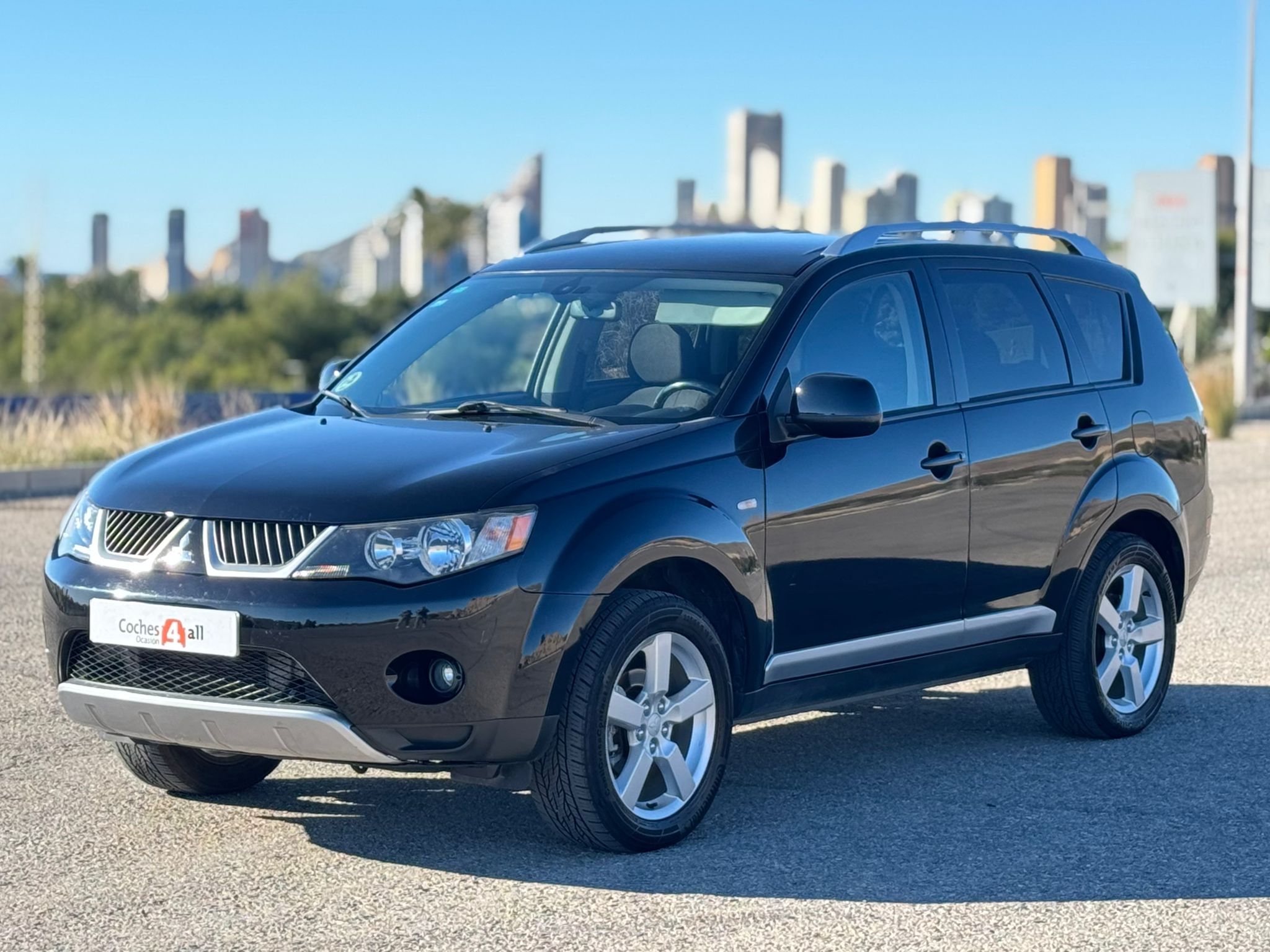 MITSUBISHI OUTLANDER 2.0 DID 140CV KAITEKI 4WD 7 PLAZAS